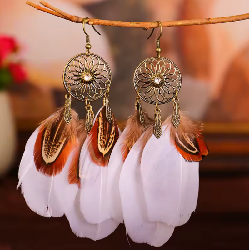 boucles d'oreilles bijoux bohème plume blanche et marron boucles d'oreilles bijoux bohème plume blanche et marron