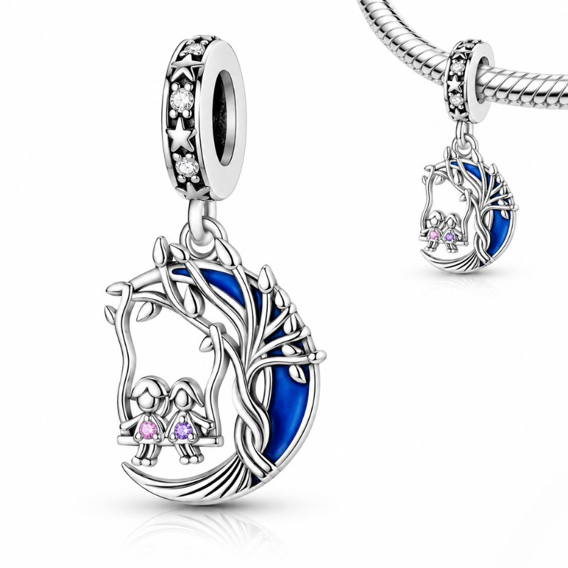 Charm pour bracelet enfant sur balançoire dans un arbre