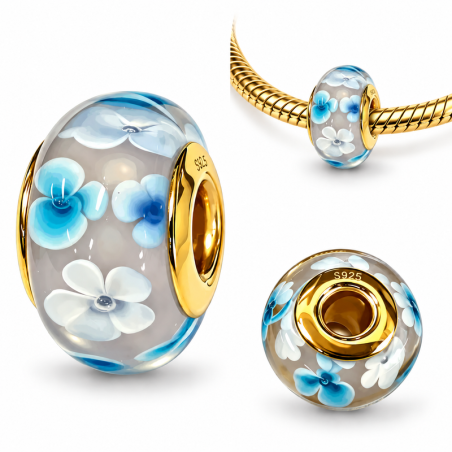 Charm pour bracelet doré en verre fleurs bleues et blanches doré