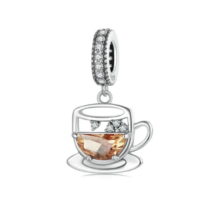 Charm pour bracelet tasse de café thé sur assiette